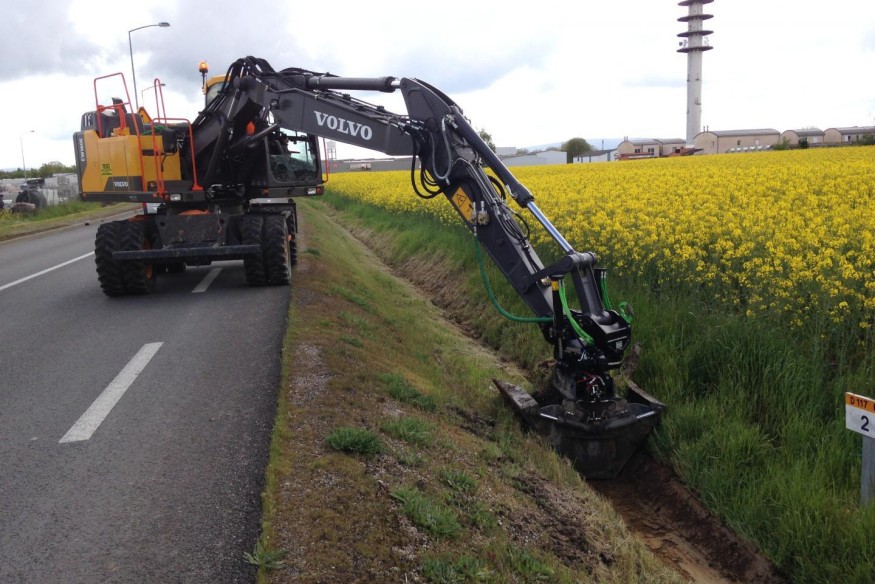 Arrondissement de Cambrai : Travaux de curage de fossés et de dérasement d’accotements